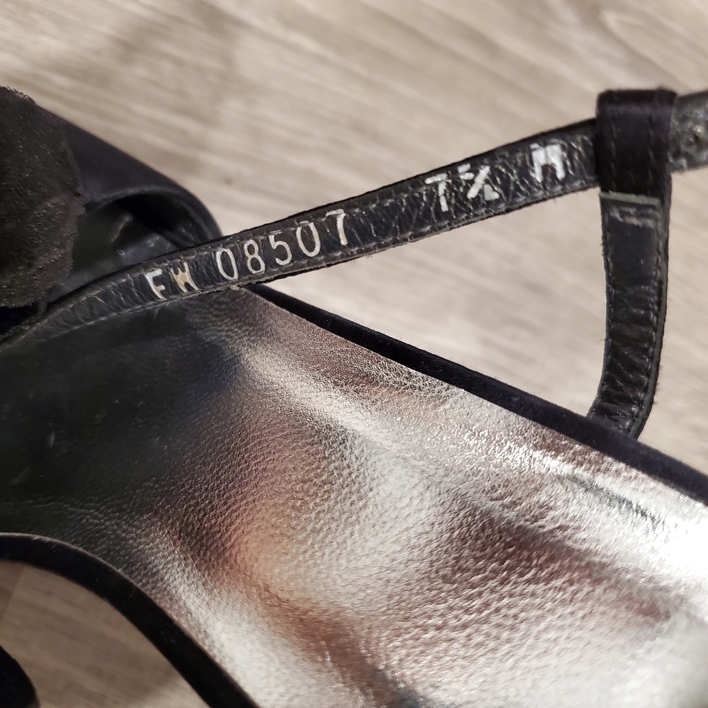 Stuart Weitzman Black Satin Dress Heels - Picture 5 of 5